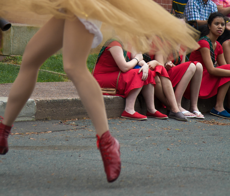 StreetPhotography_Not_Every_Girl_Dreams_of_Red_Boots_Dancing
