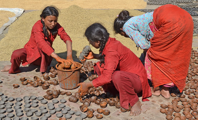 StreetPhotography_Potters_at_Work_in_Potters_Square
