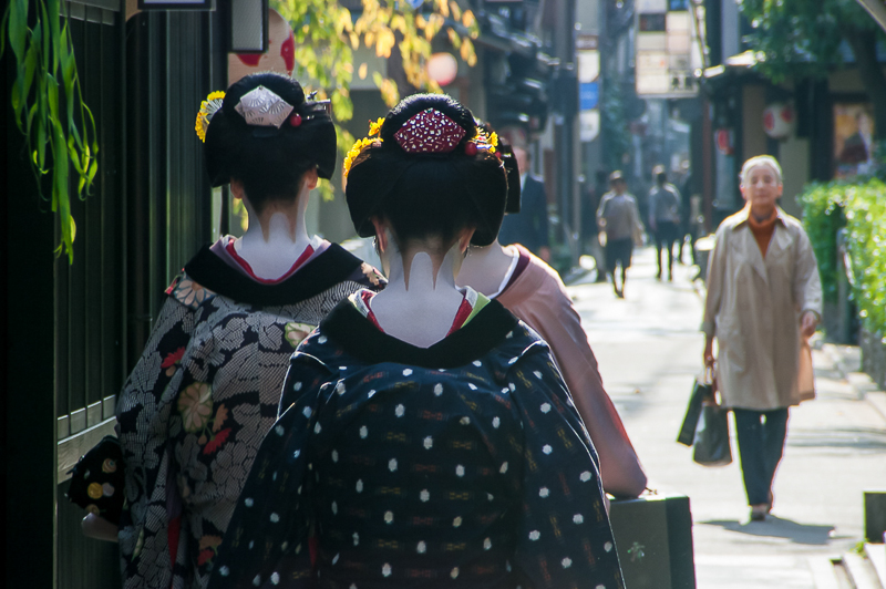 StreetPhotography_Three_Little_Maids_from...Kyoto
