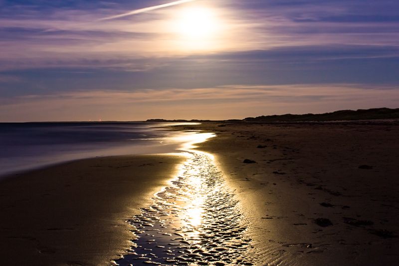 Long_Exposure-Trail_to_the_Supermoon
