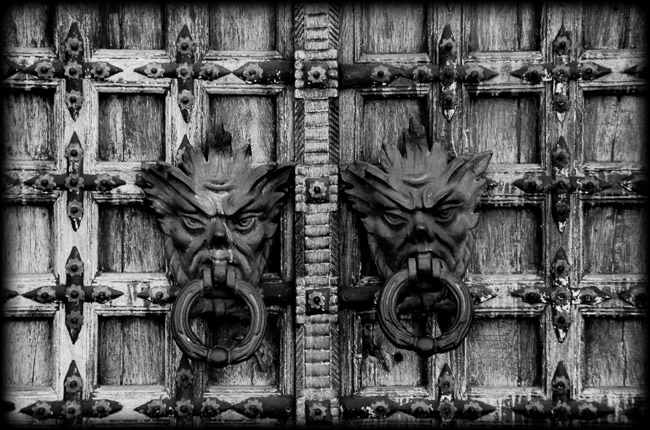 PhotographersChoice_Diablos_Door
